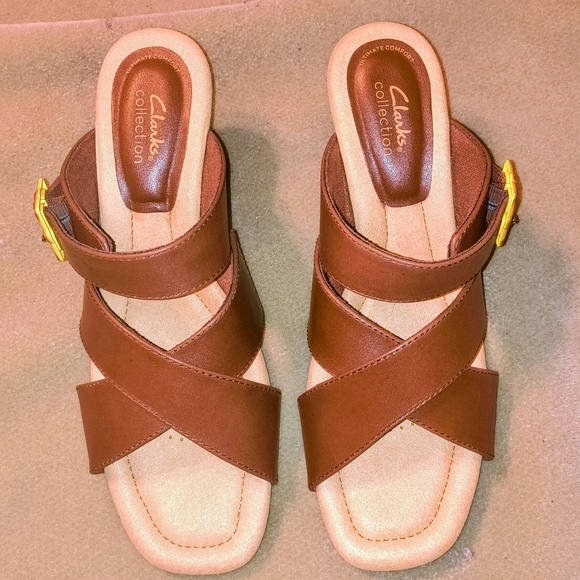 NWOB Clarks Kyarra Judi Tan Leather Wedges size 81/2 M - Picture 2 of 5
